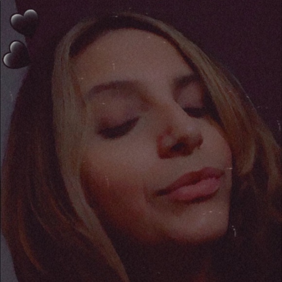 Meet your Posher, Steph - Picture 1 of 1